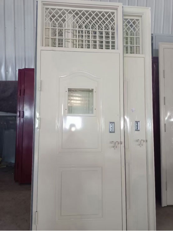 洛川学校教室门 洛川学校教室门