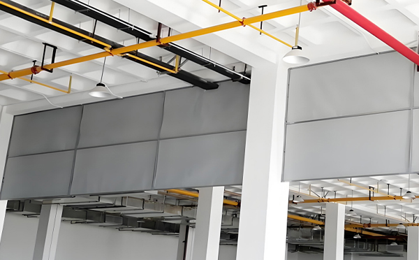 商场防烟分区常闭节点：洛川挡烟垂壁高度与控制器接线图解