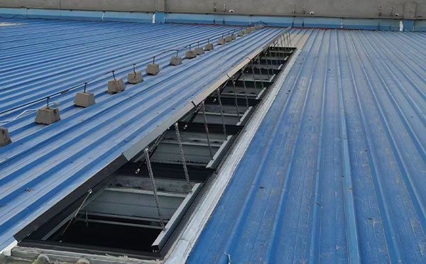 某城市大型商业综合体中庭洛川排烟窗工程 某城市大型商业综合体中庭洛川排烟窗工程