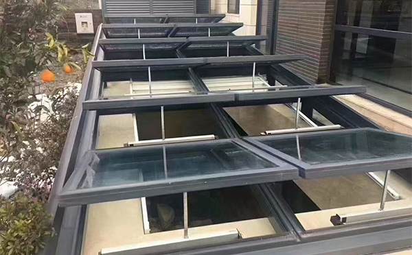 某轨道交通车辆维修车间洛川排烟窗应用